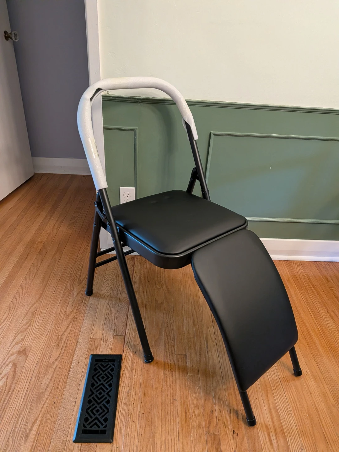 Black Folding Chair with Lumbar Support - photo 5