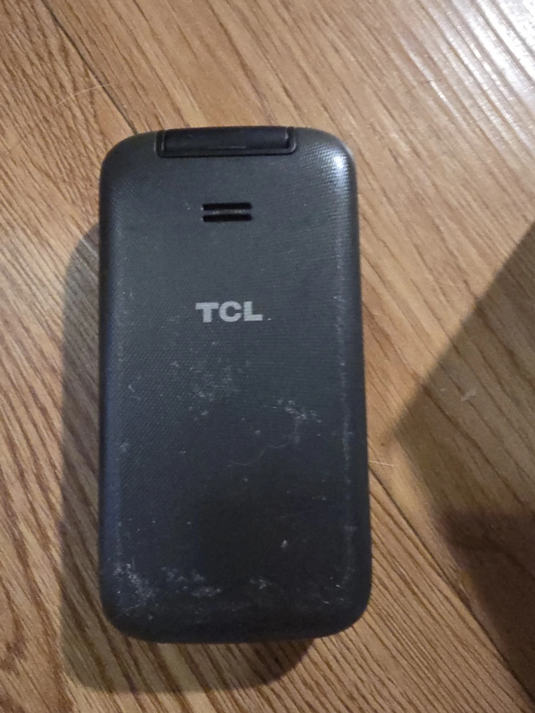 TCL Flip Phone 4058e - photo 5