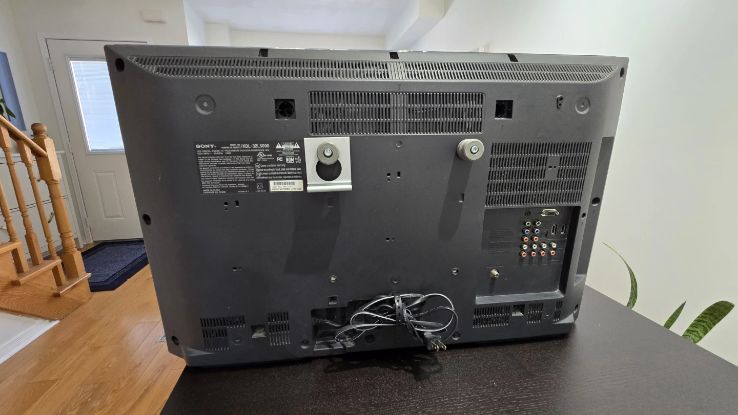 32" Sony Bravia TV - photo 3