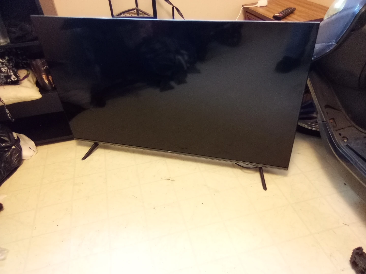 Hisense Smart Television -selling for parts