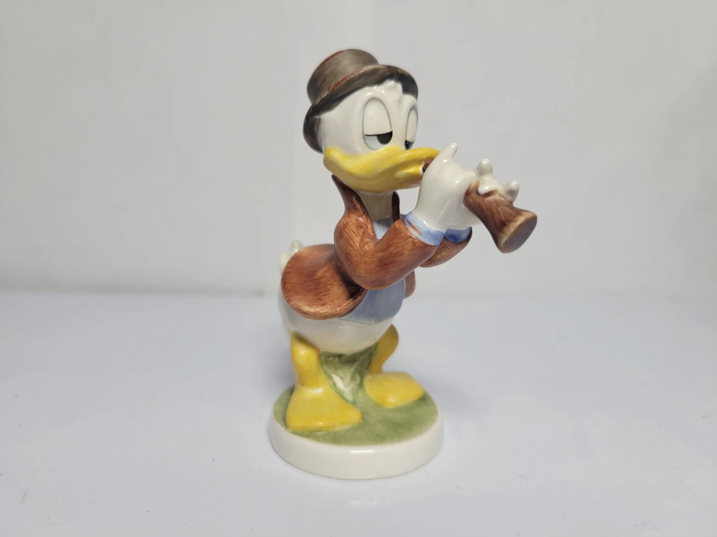 Vintage Disney Goebel Donald Duck Figurine - photo 4
