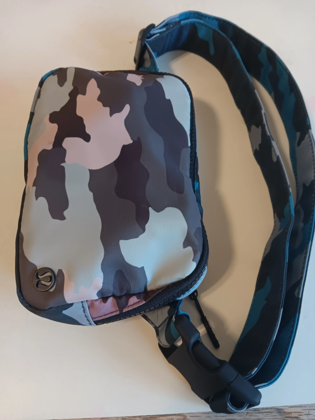 Lululemon Everywhere Belt Bag Camo - photo 4