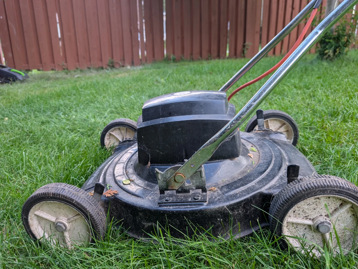Black & Decker Power+Plus Electric Lawn Mower - photo 3