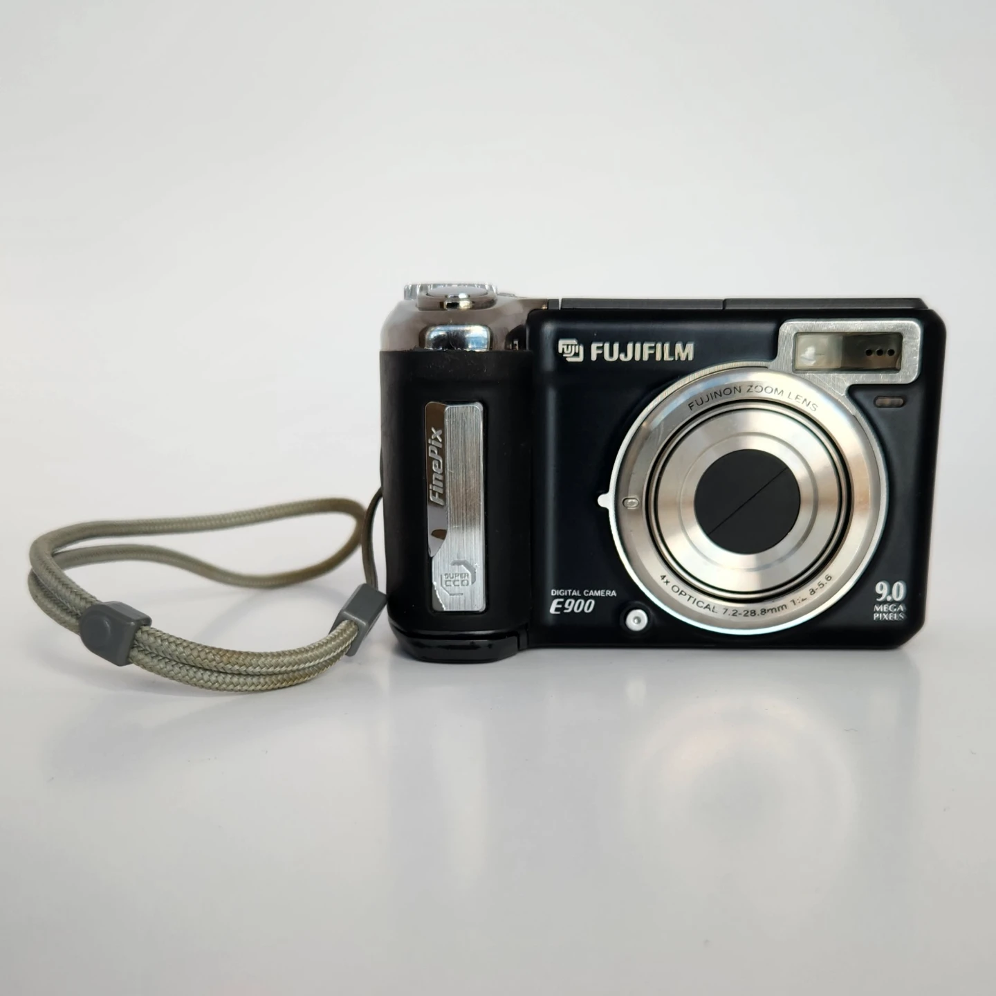 Fujifilm FinePix E900 Digital Camera