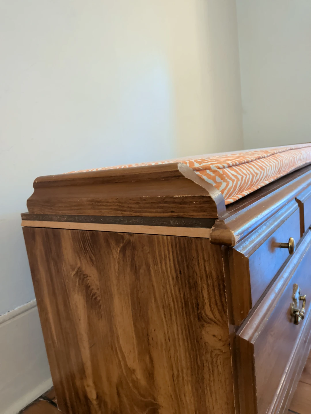Vintage Cedar-Lined Storage Bench / Hope Chest - photo 5