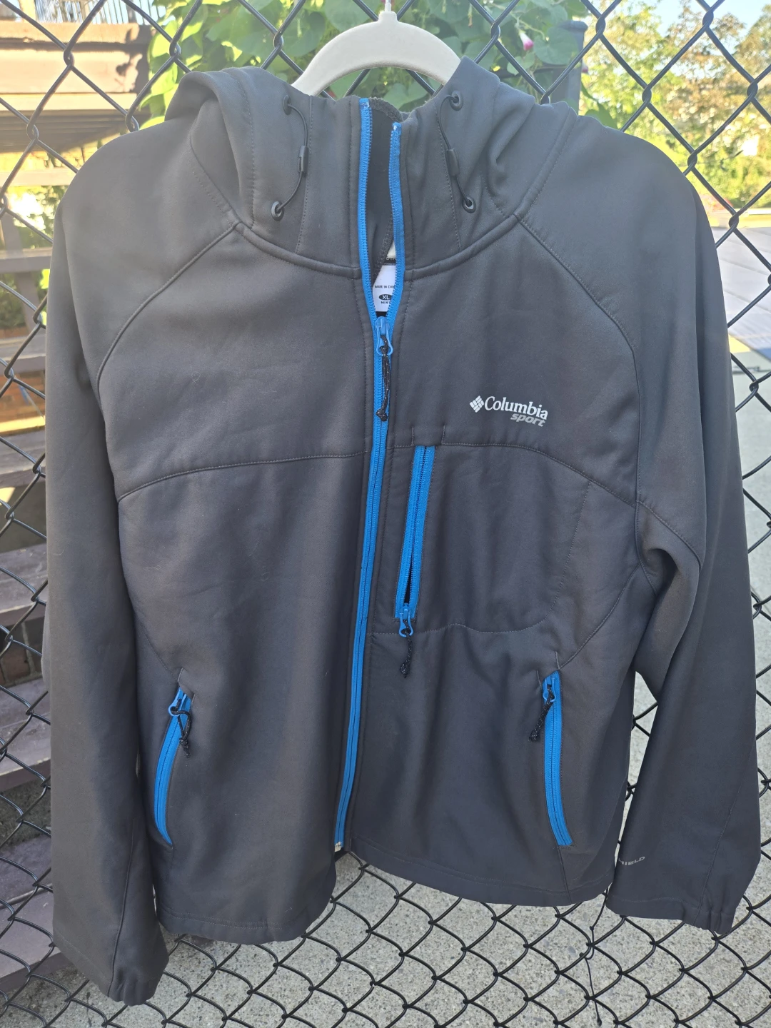 Men's Columbia Jacket.  XL Ash Ascender "Sport" Softshell. EUC