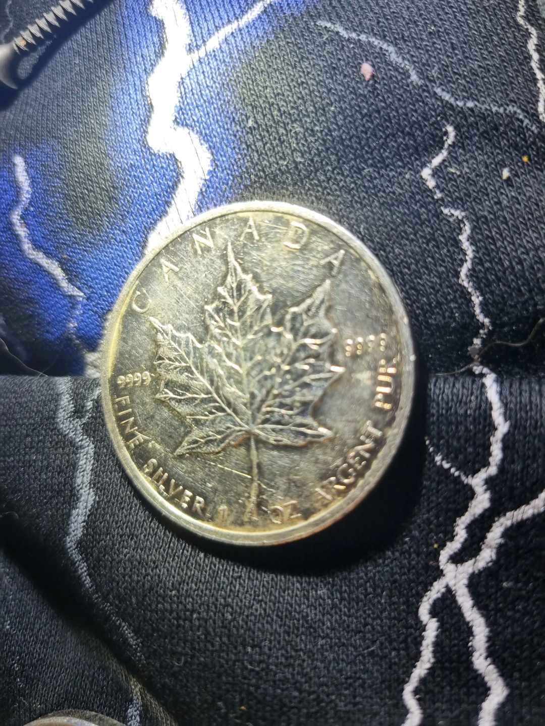 2011 Canadian Silver Maple Leaf 5 Dollar Coin - photo 2