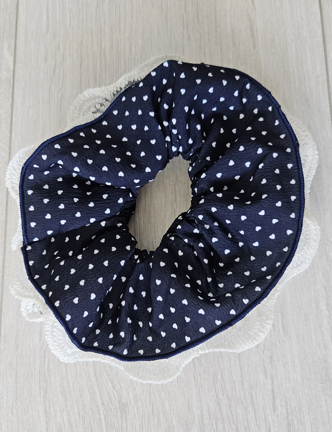 Navy Blue Heart Pattern Scrunchie with Lace Detail - photo 2