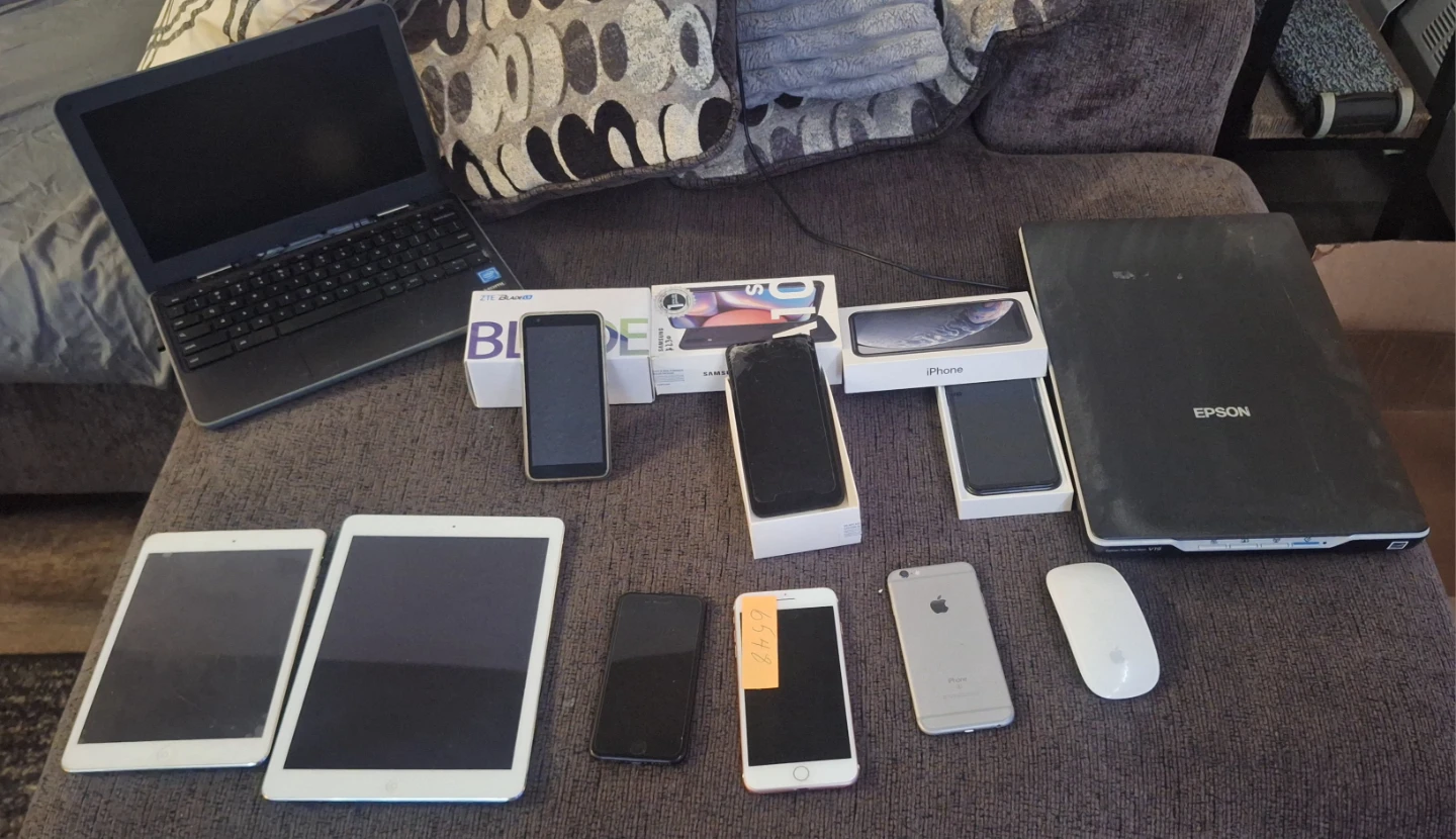 BULK LOT OF OLD ELECTRONICS