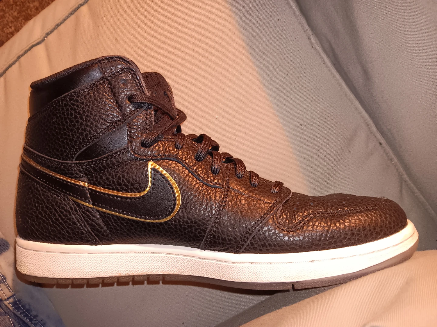 Nike Air Jordan 1 High Sneakers - photo 4