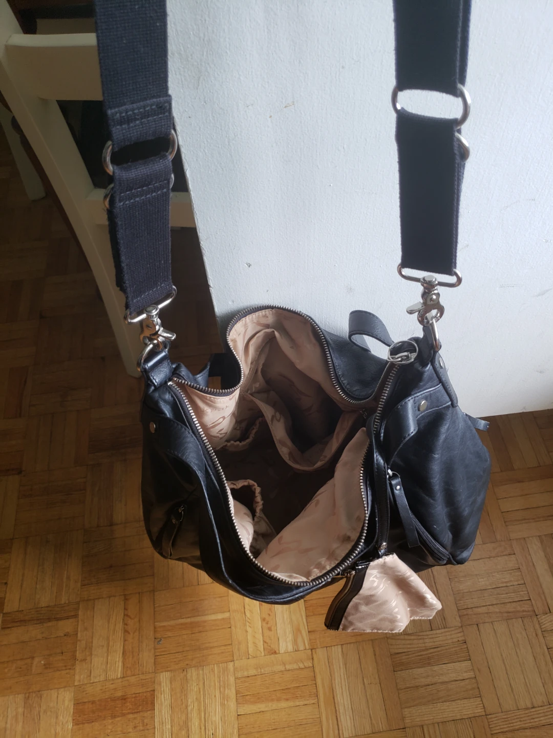 Big Black Leather Shoulder Bag with pouch. - photo 2