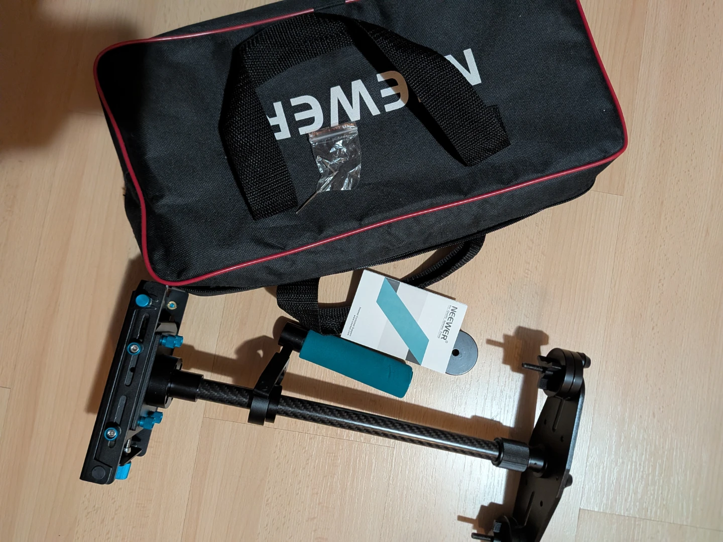 Neewer Carbon Fibre Camera Stabilizer