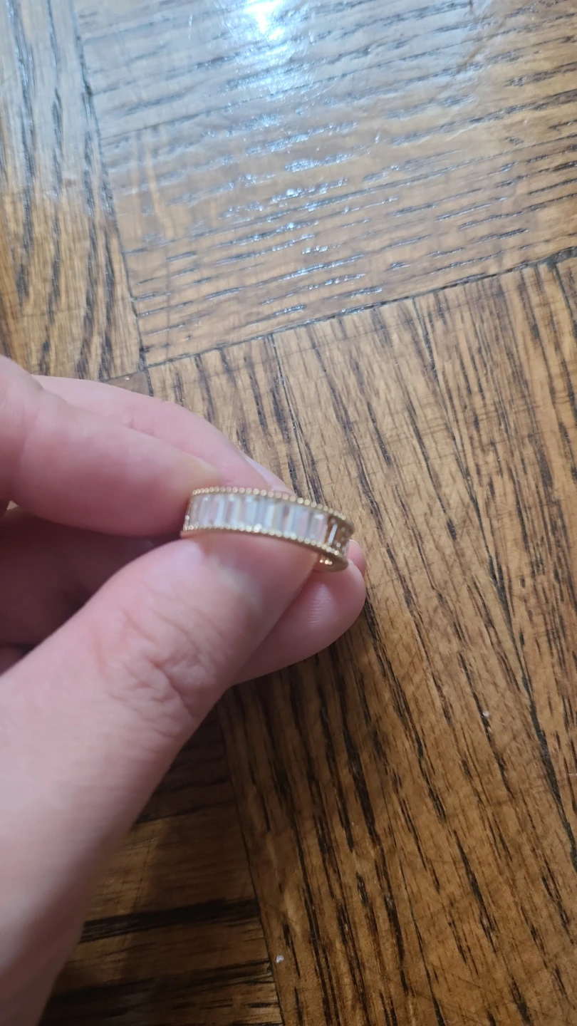 Gold-tone 1314 baguette stone band ring 🏈 - photo 3