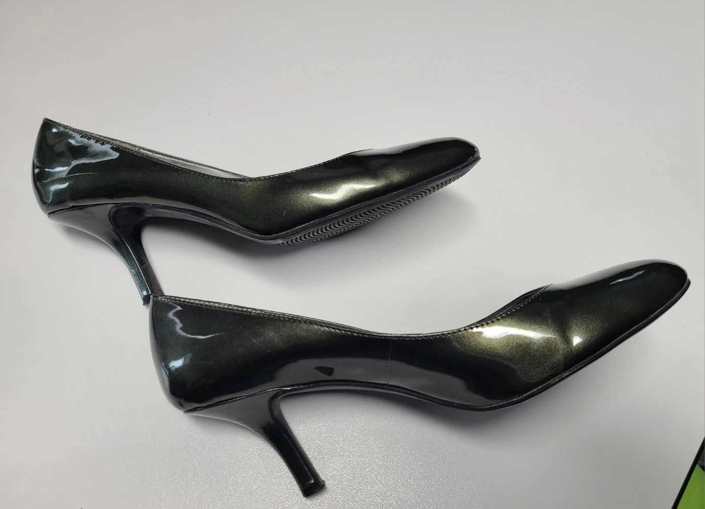 Liz Claiborne Pumps - photo 2