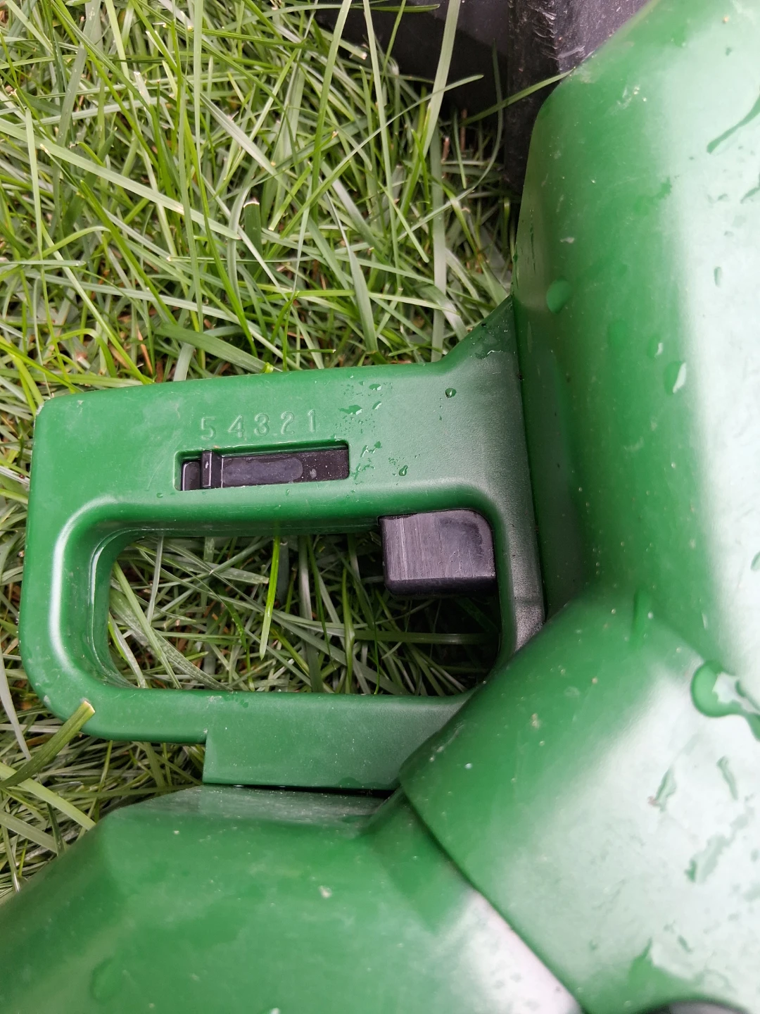 Scotts Easy Hand-Held Spreader - photo 5
