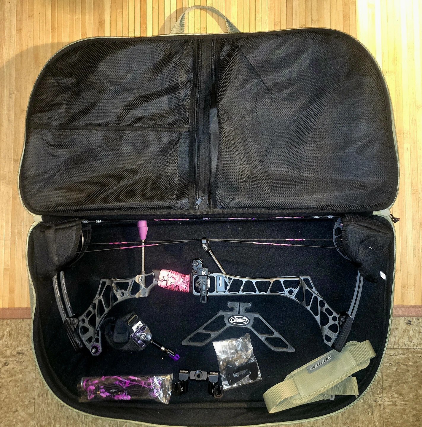 Mathews Prima Archery Bow Package with Case & Accessories