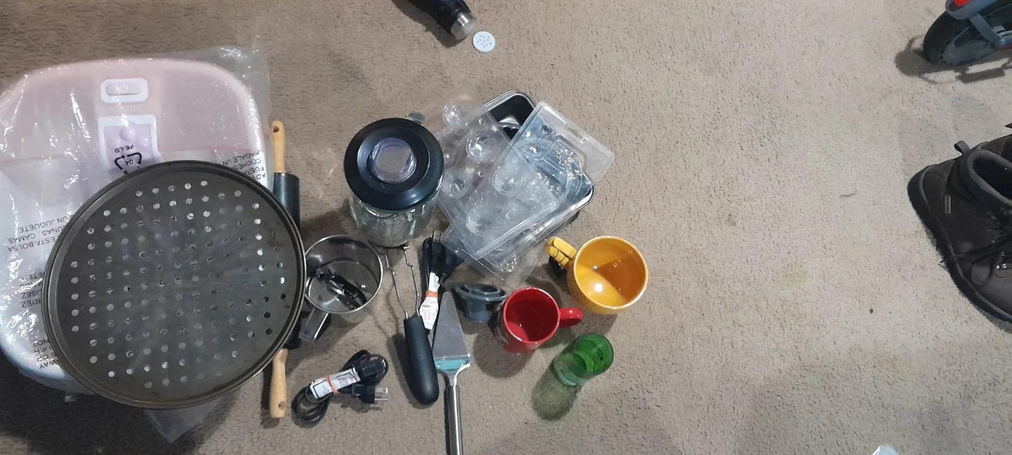 Kitchenware and household items bundle - photo 3