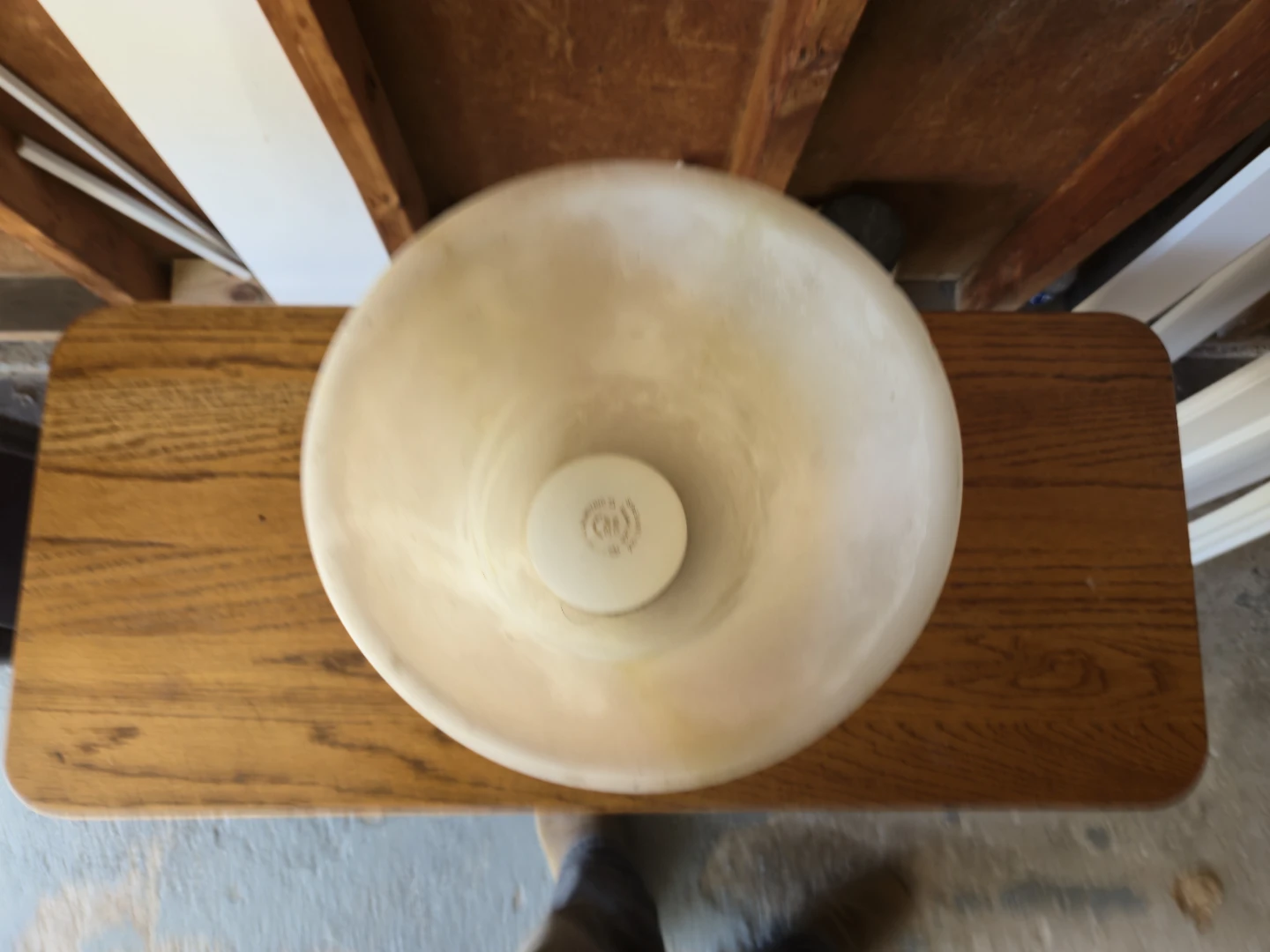 Traditional Table Lamp with Frosted Glass Shade - photo 3