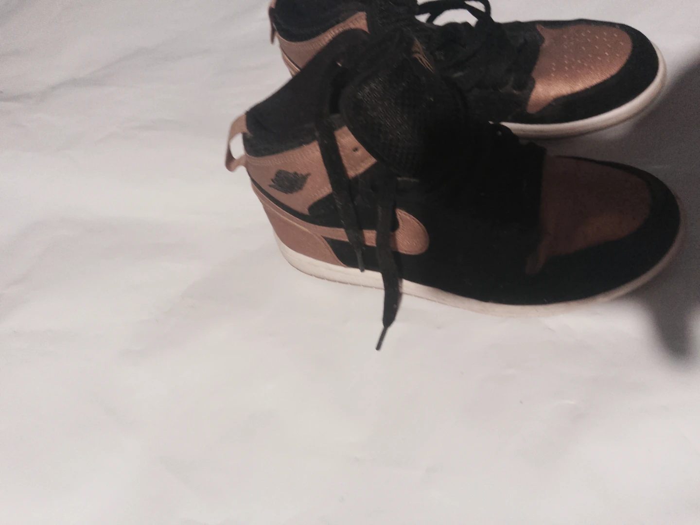 Nike Air Jordan 1 Mid Black and Metallic Gold size 3y - photo 3