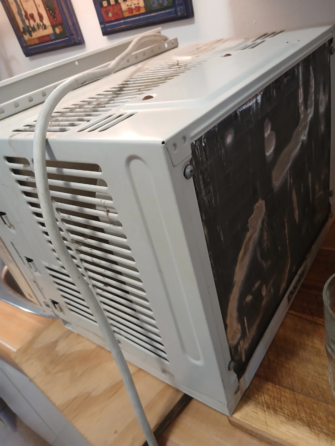 Danby Window Air Conditioner - photo 3