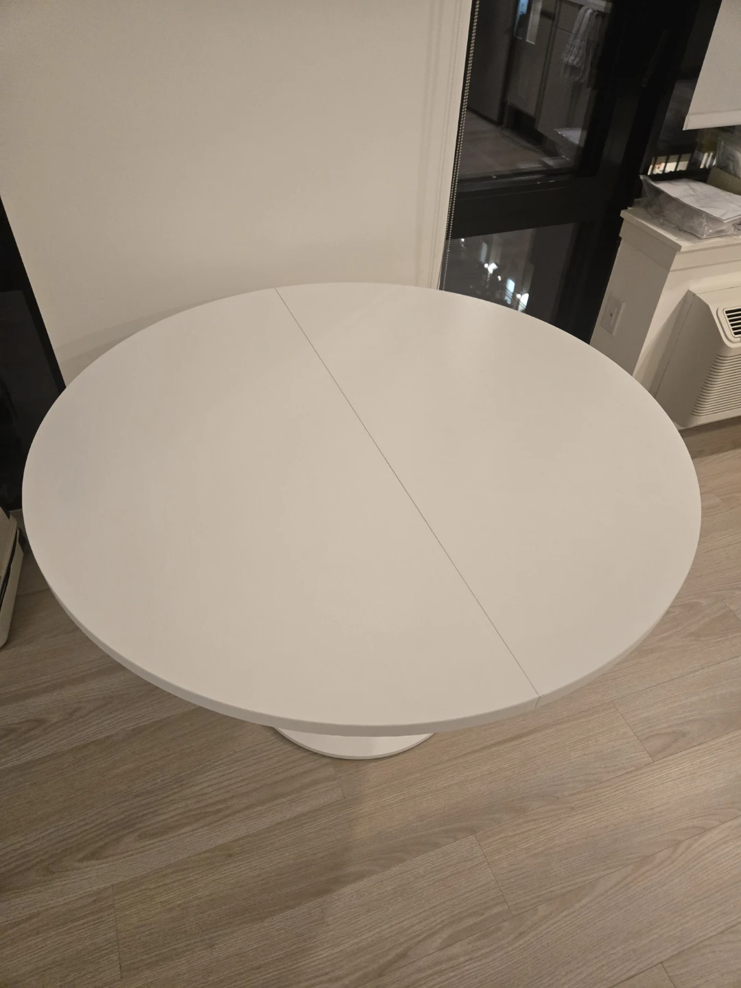 (Brand New) Einhorn Round Dining Table