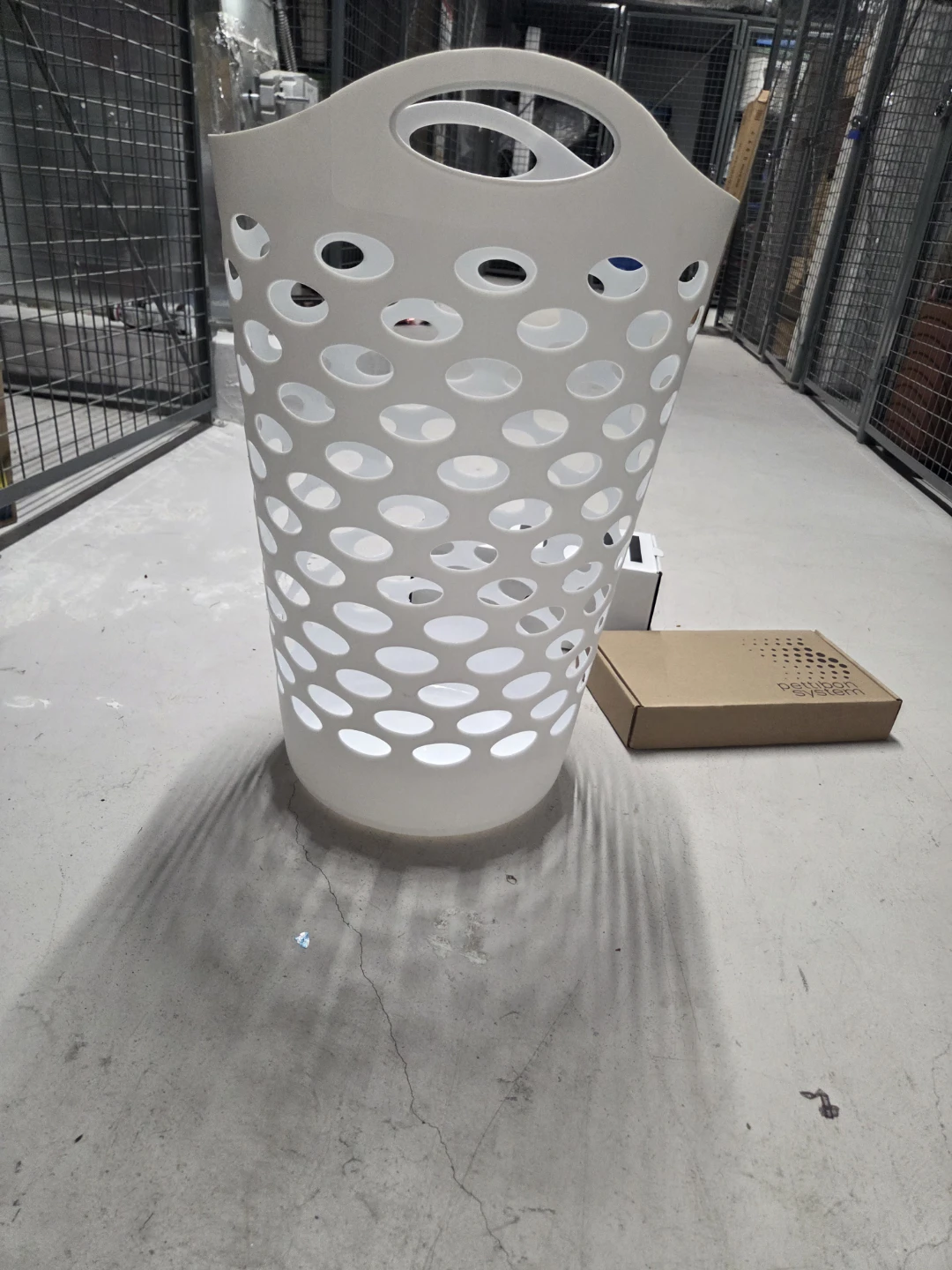 Lululemon White Laundry Hamper - photo 5
