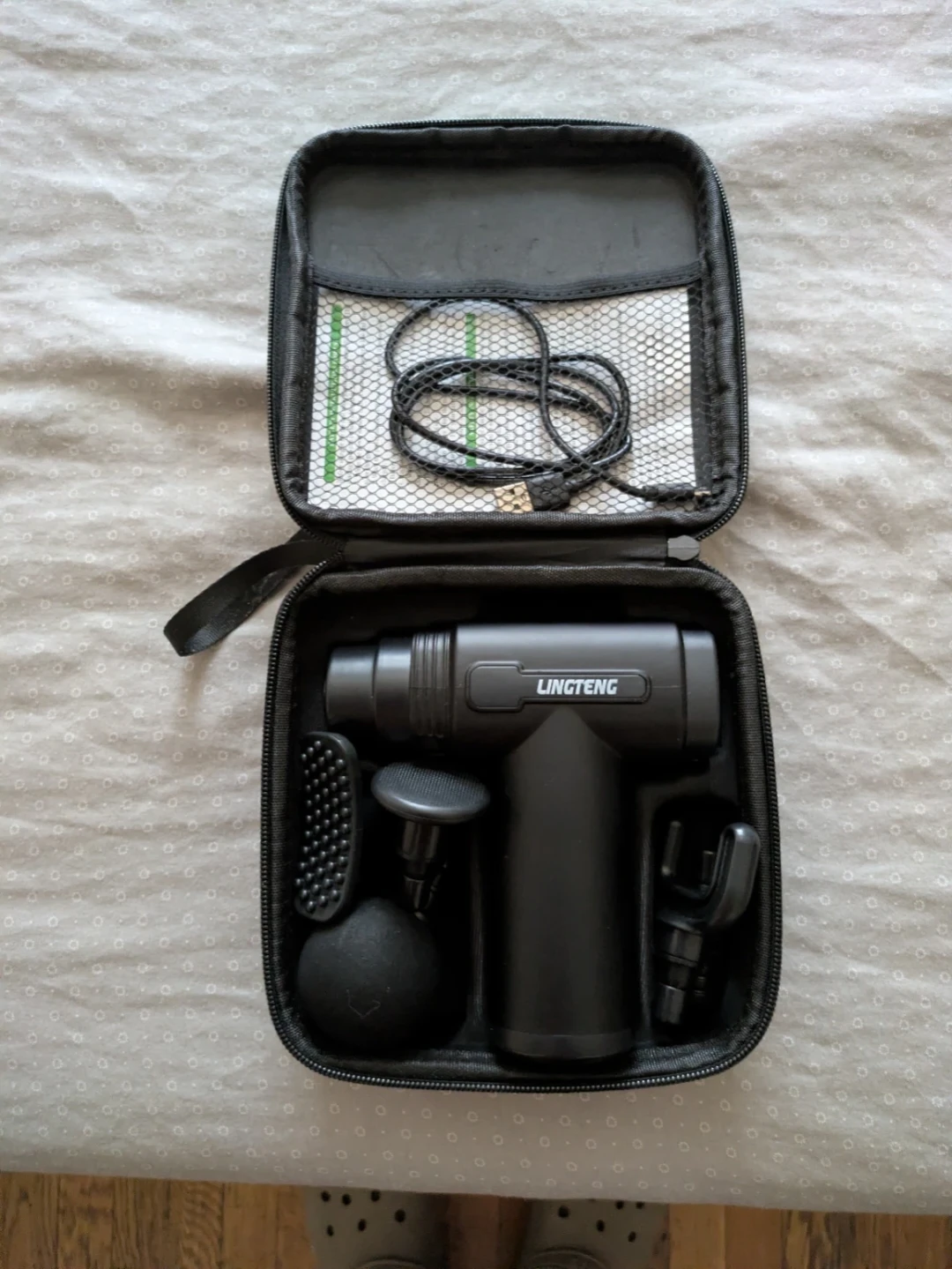 Lingteng Black Massage Gun with Case - photo 2