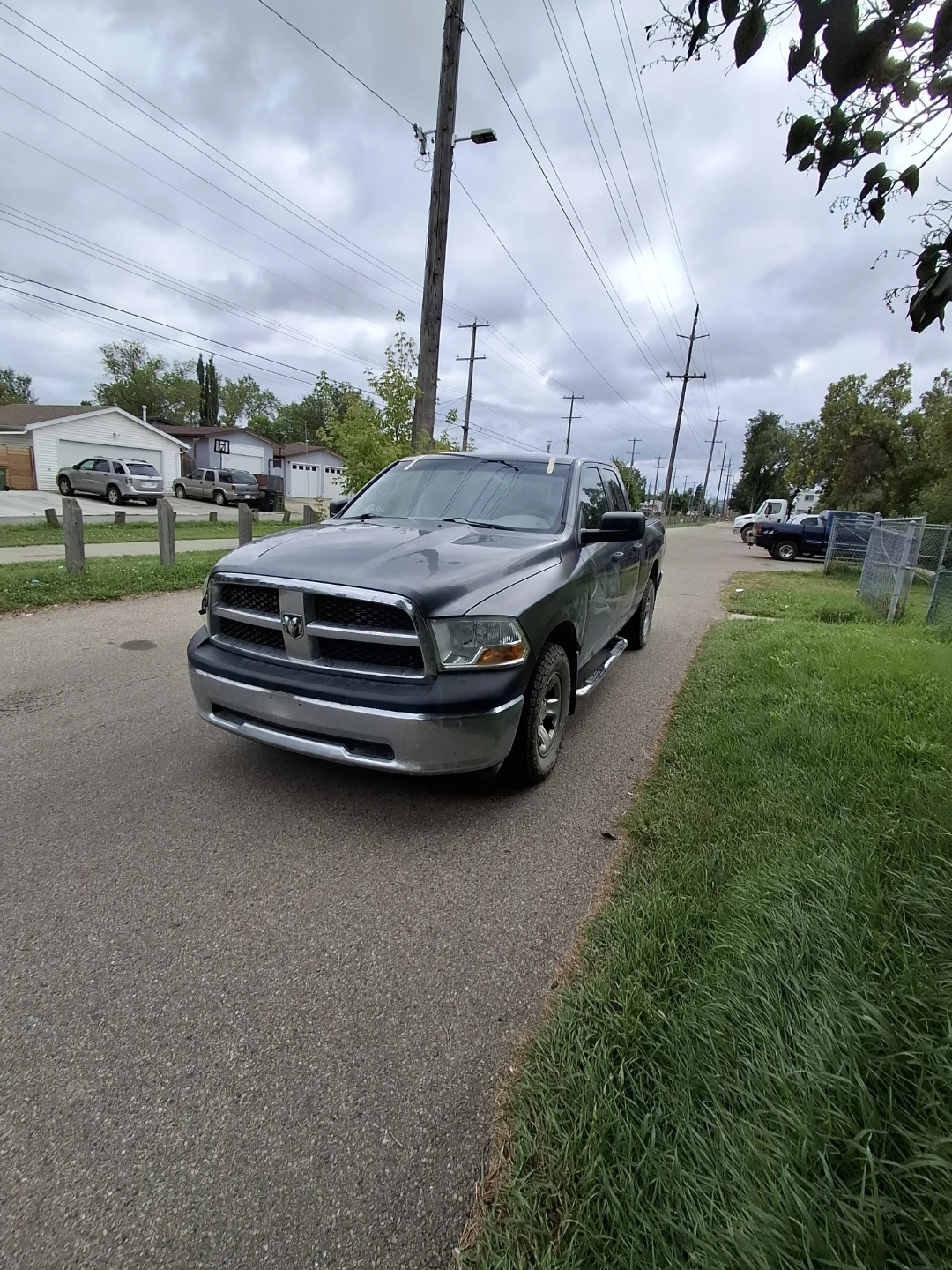 Ram 1500 4x4 Grey Pickup Truck - photo 2