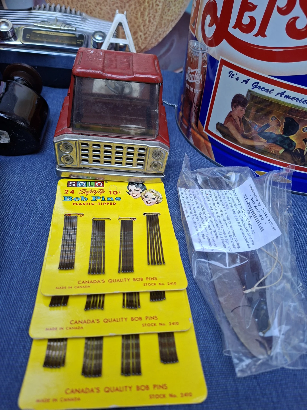 Bulk Vintage Bundle: Pepsi & Riley's Tins, Novelties - photo 3