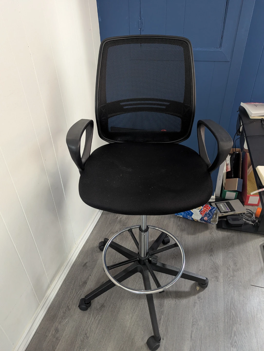 Black Mesh Office Chair with Footrest - photo 2