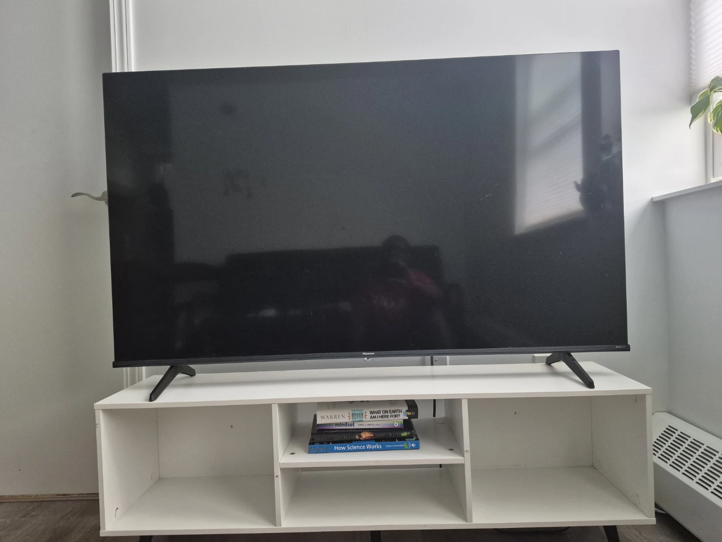 Hisense 55" QD6 QLED TV - photo 2