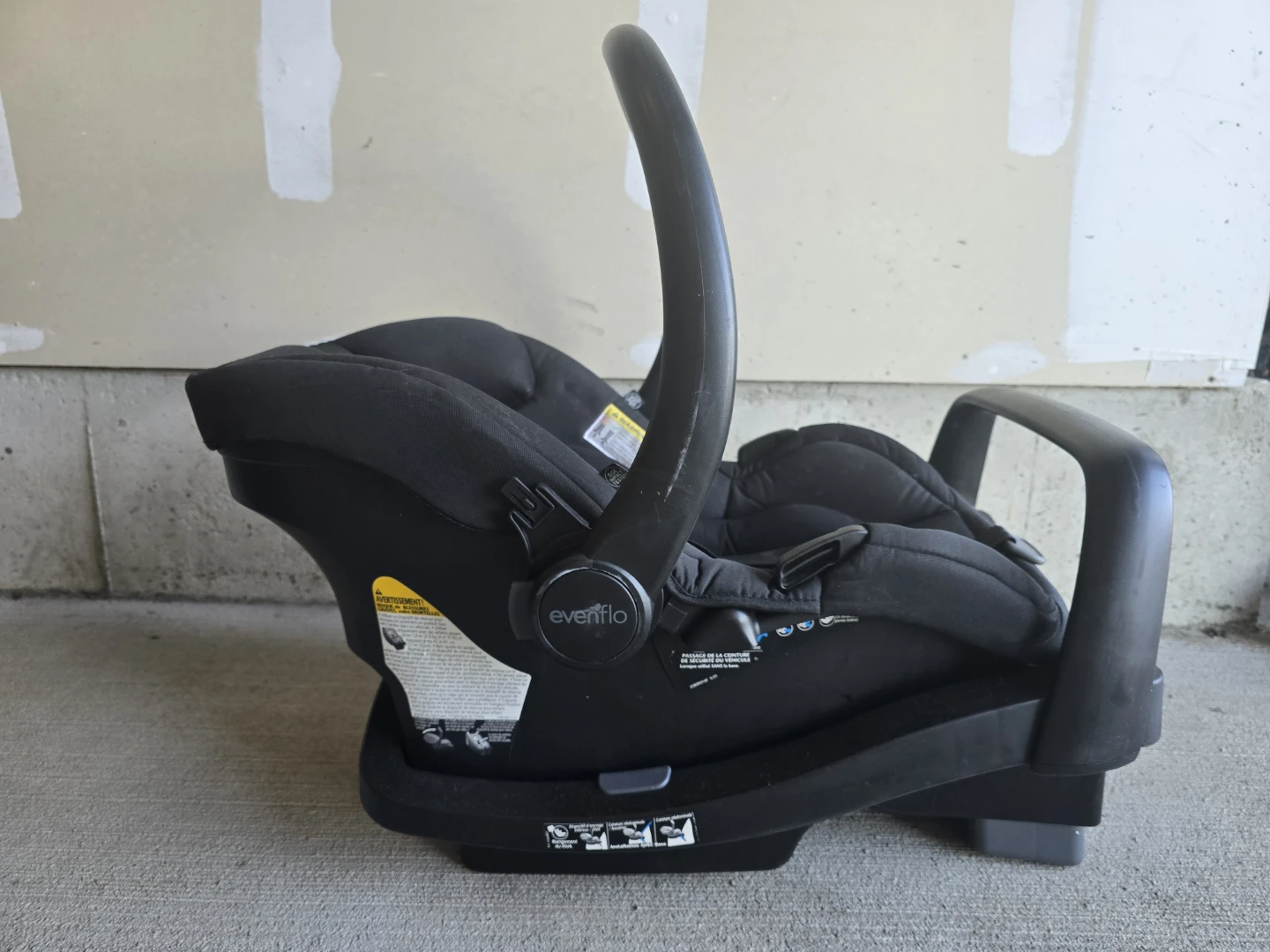 Evenflo Pivot Xpand Stroller and Car Seat and Base - photo 5
