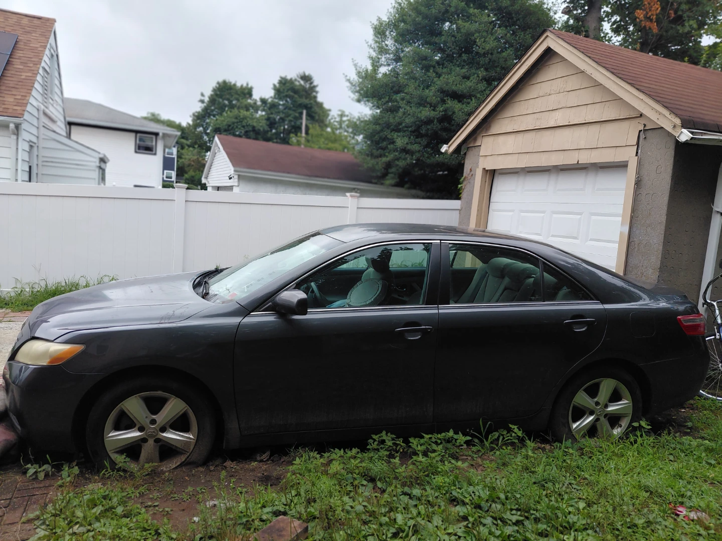Toyota Camry Sedan - photo 3