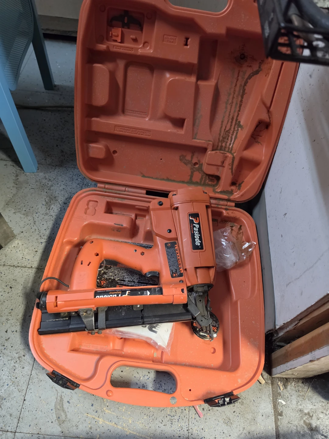 Paslode Impulse 16 Gauge Cordless Stapler - photo 4
