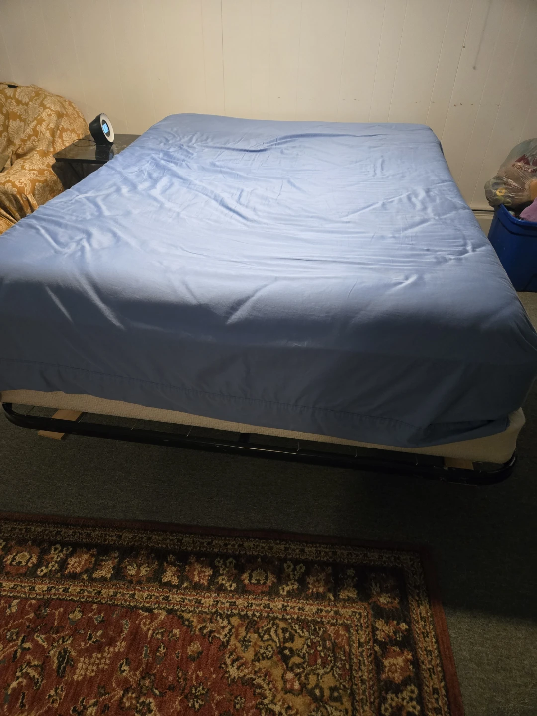 Queens size bed frame and mattress box - photo 4