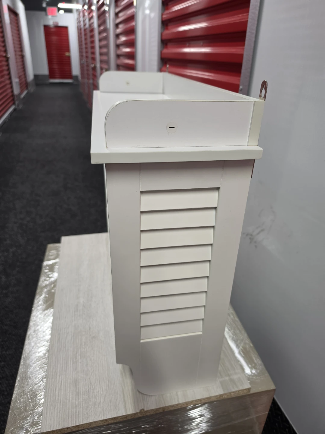 White Louvre Wall Cabinet - photo 3