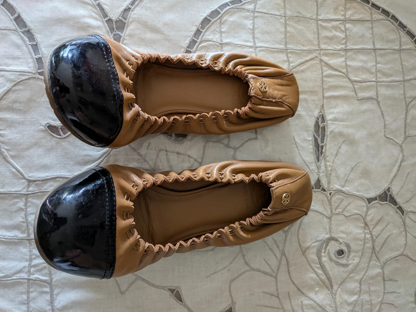 🏈Tory Burch Tan and Black Leather Ballet Flats - photo 2