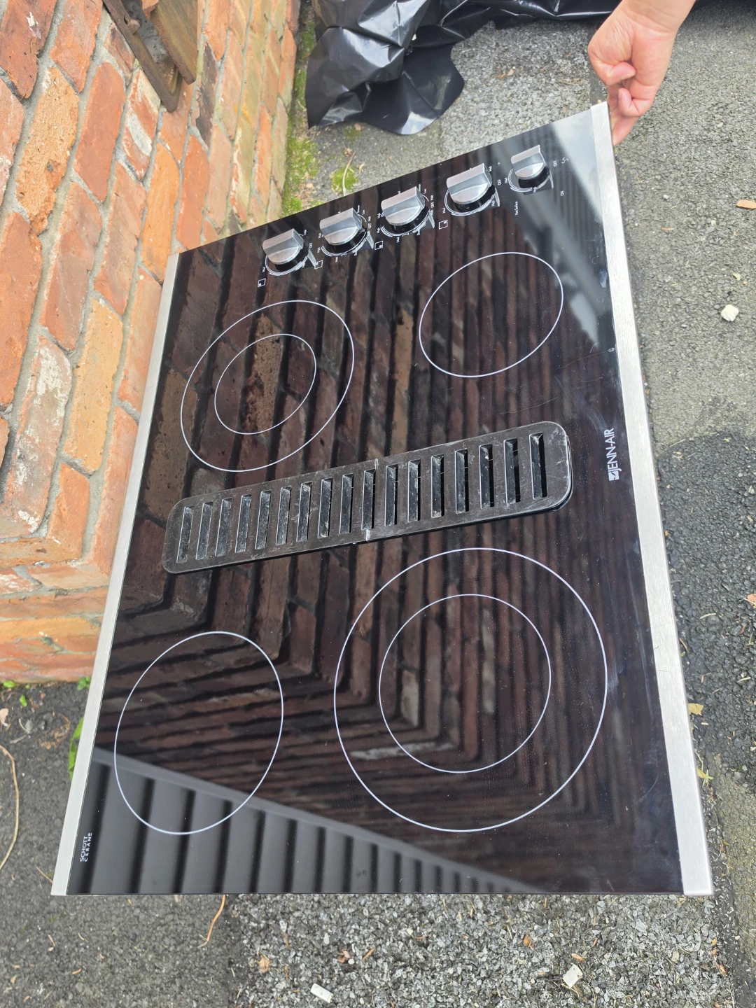 Jenn-Air Electric Downdraft Cooktop - photo 4