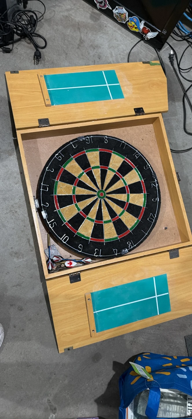 The Royal Arms Cabinet Dartboard Set