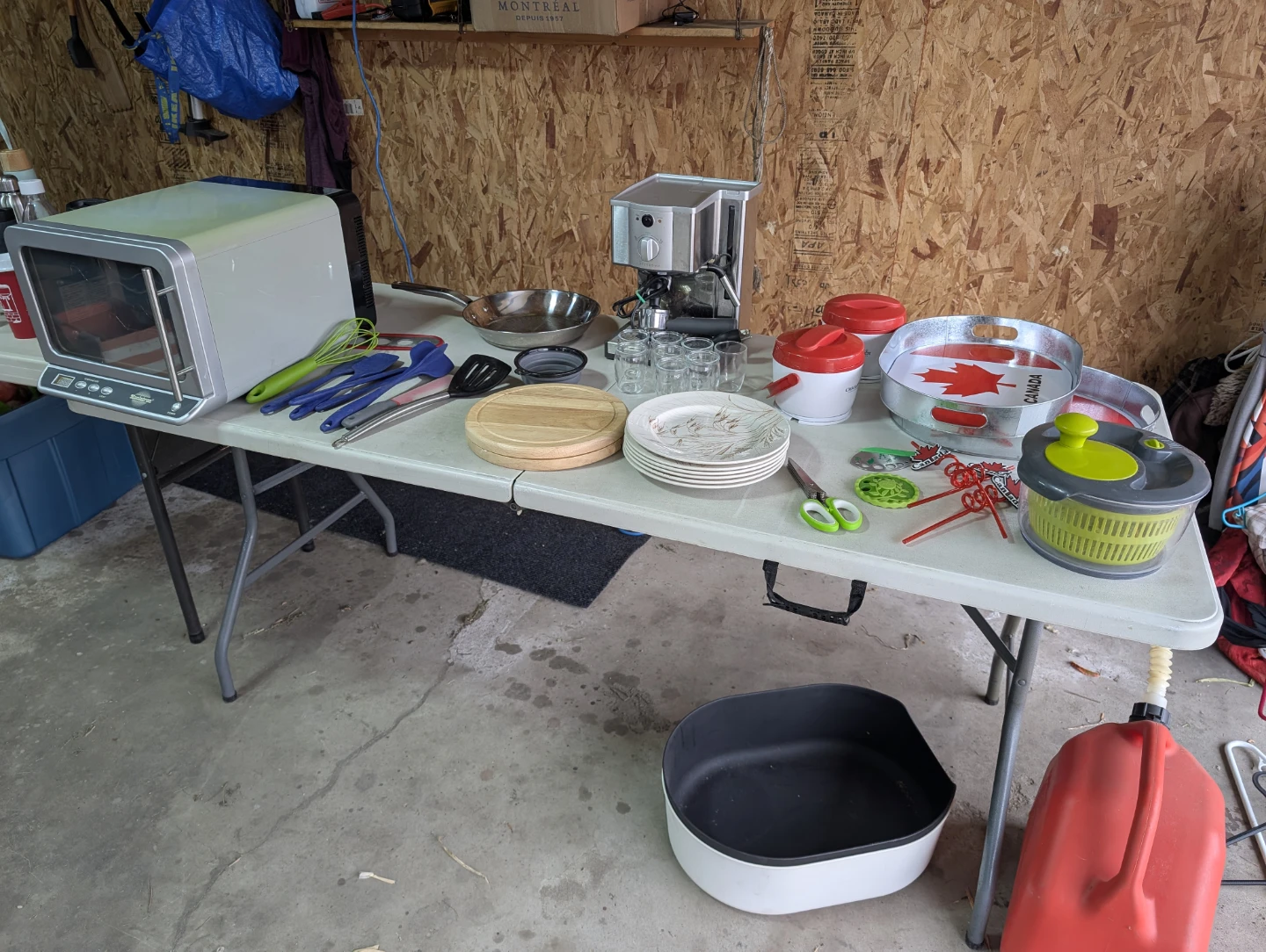 Garage sale. Saturday and Sunday. 11am-4pm. 8523 26 avenue - photo 2