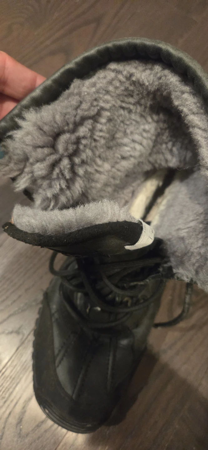 UGG S/N 1906 Boots - photo 2
