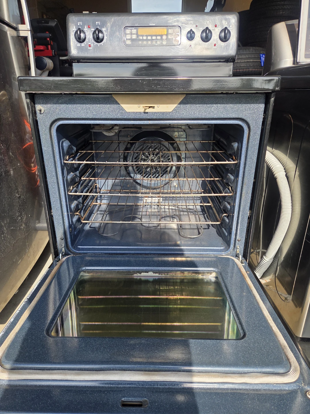 stove/oven - photo 2