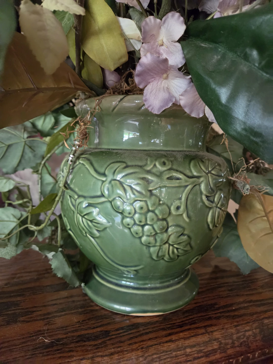 Hosley Vase Green Grape and Vine