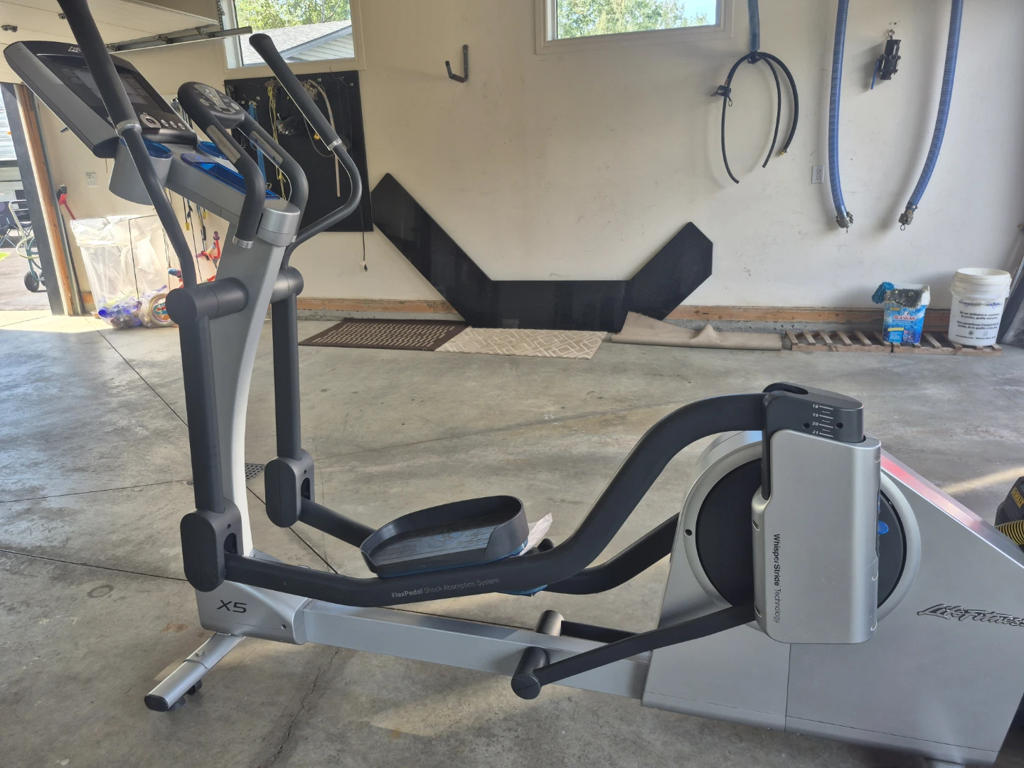 Life Fitness X5 Elliptical Cross-Trainer
