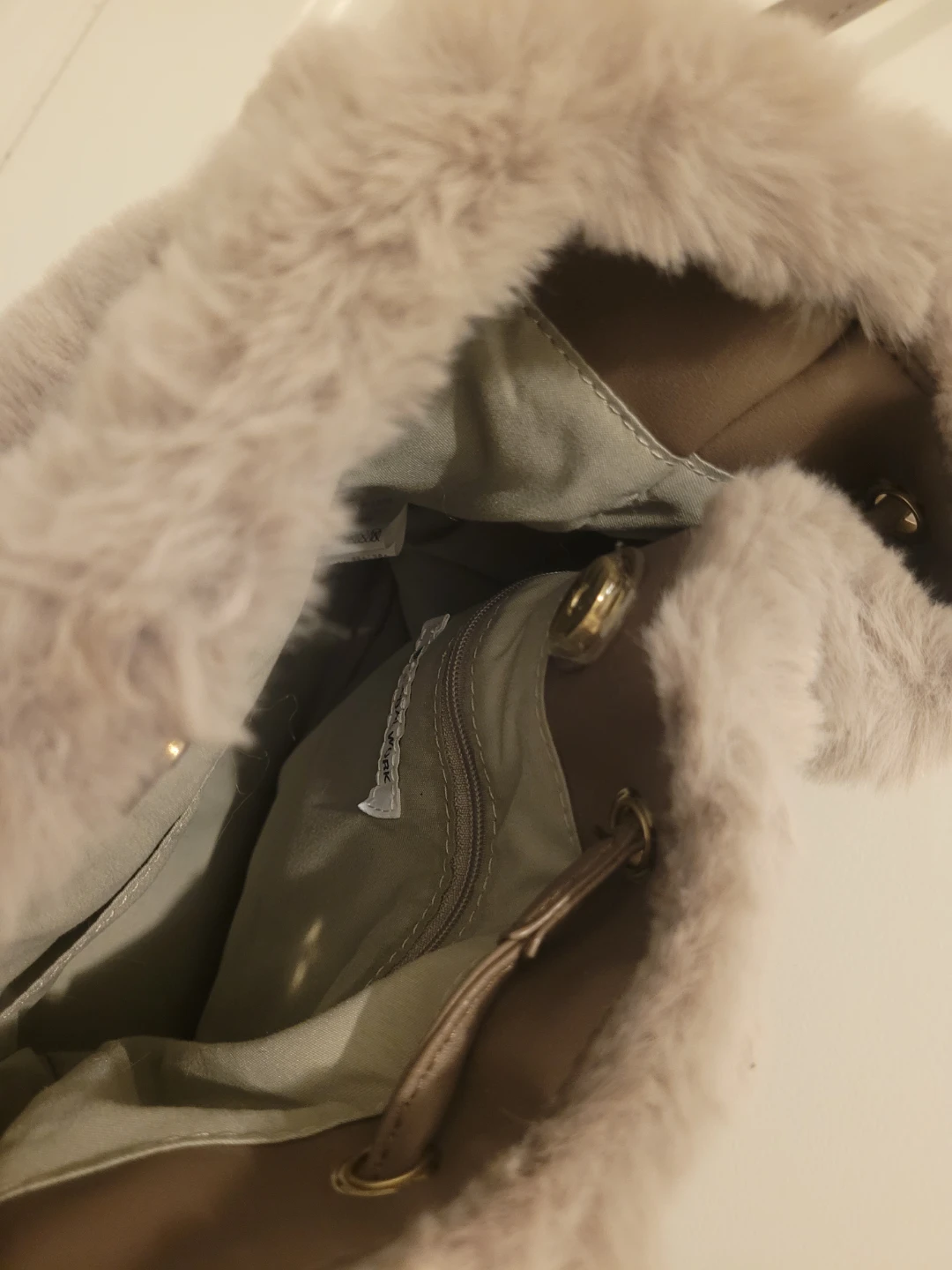 Global Work Faux Fur Handbag - photo 2