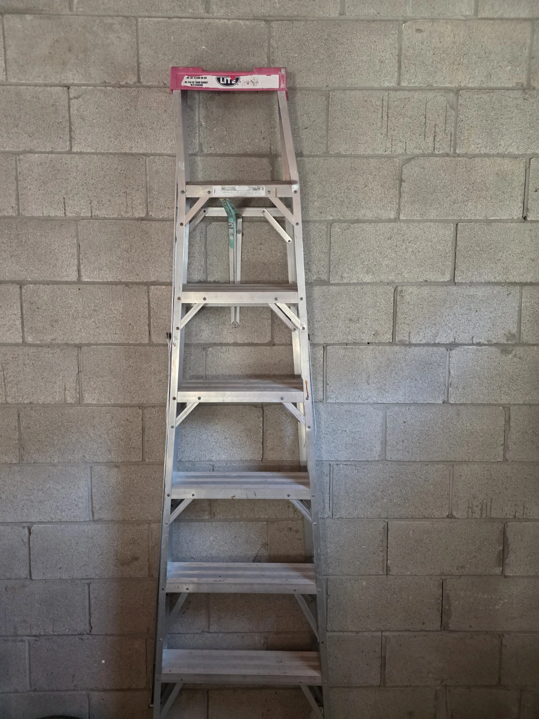 Lite 6-Foot Aluminum Step Ladder