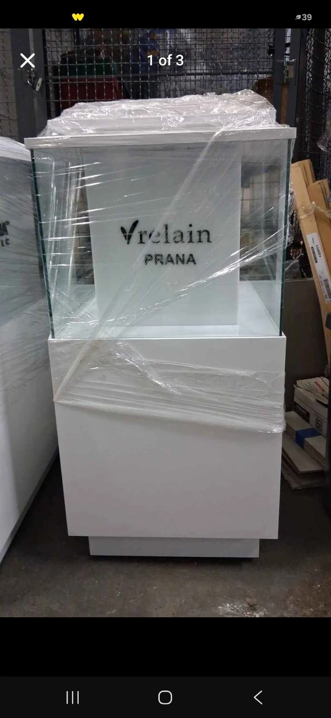 Vrelain Prana Retail Display Case