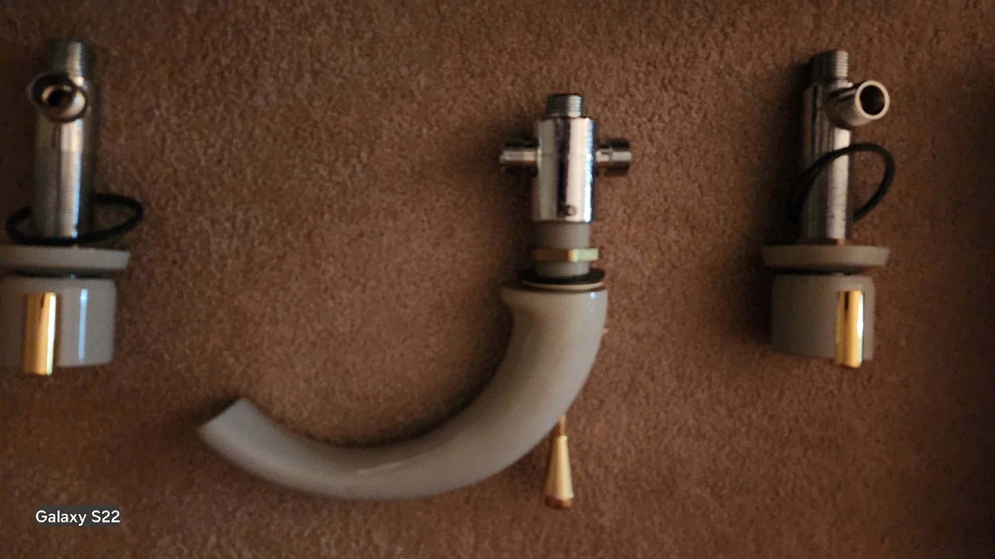 Three-Piece Bathroom Faucet Set🏈 - photo 2
