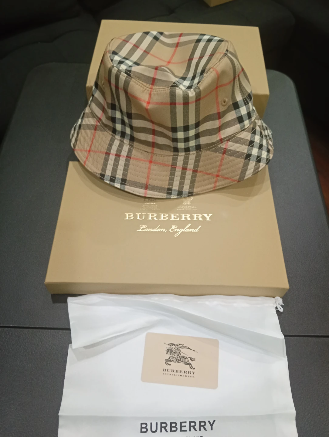 Burberry Vintage Check Bucket Hat unisex - photo 2