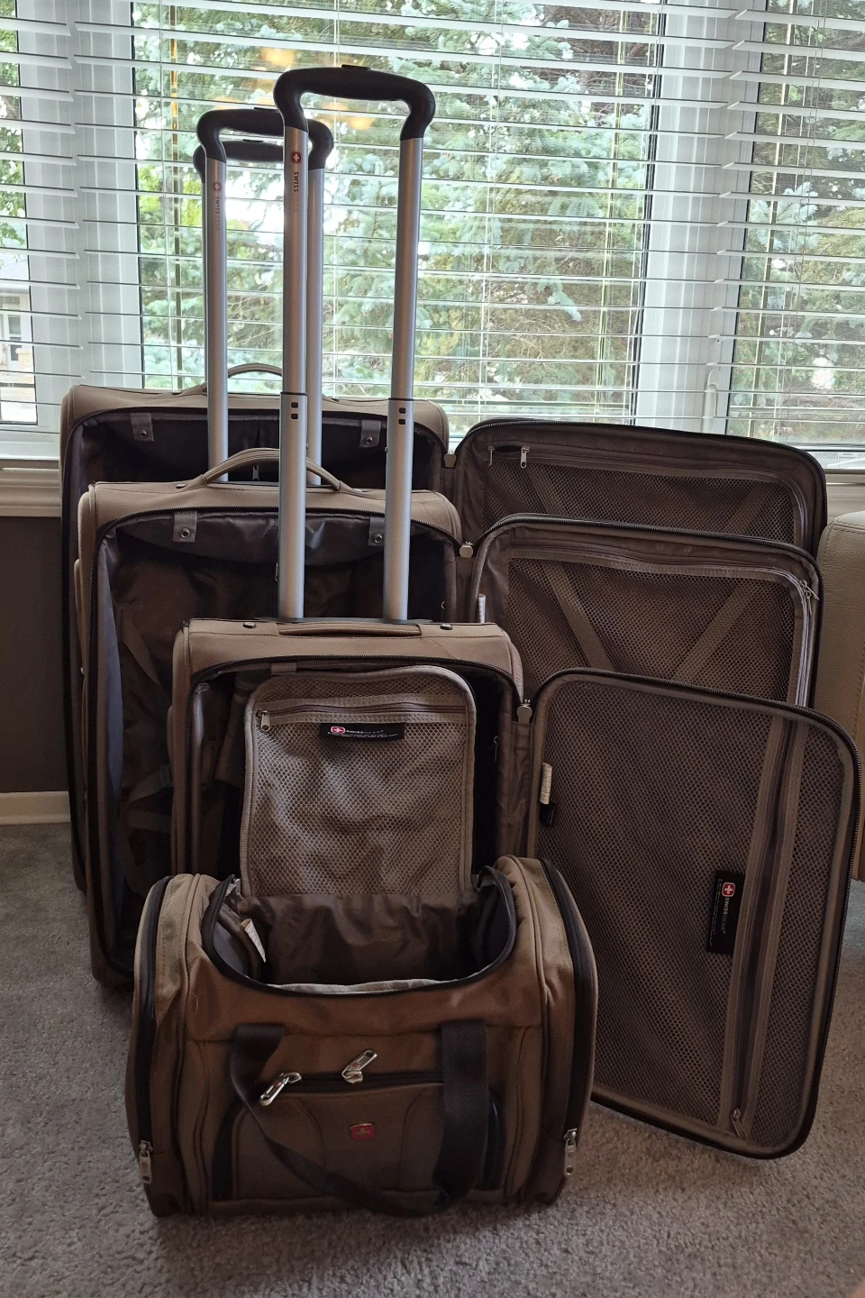 SwissGear 4-Piece Luggage Set - photo 5
